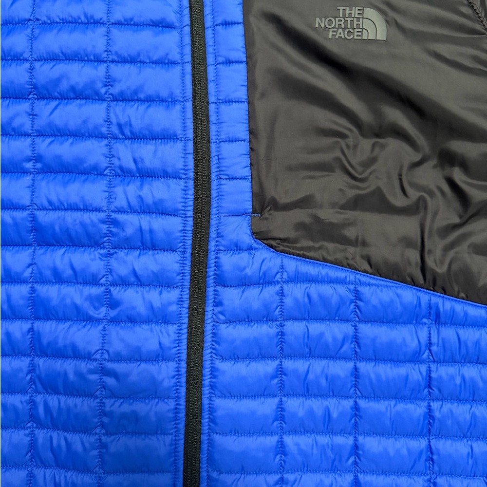 The North Face Thermoball Flash Hooded Jacket - Picture 6 of 9